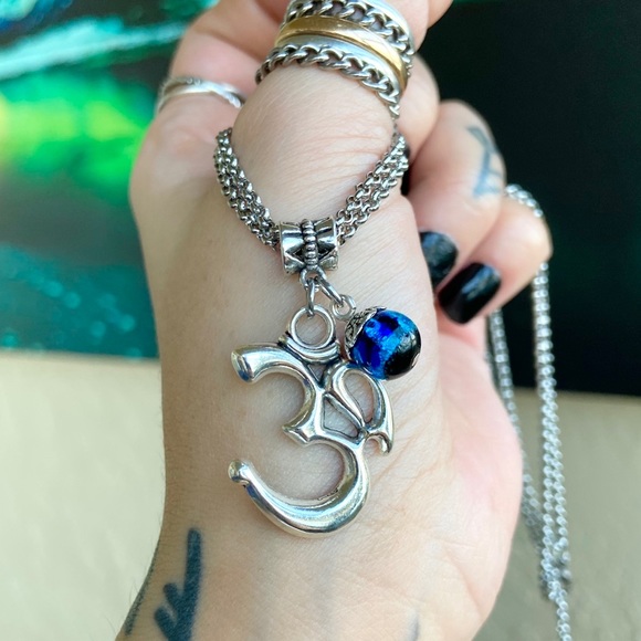 Double stainless steel chain om sign & lamp bead - Picture 11 of 12